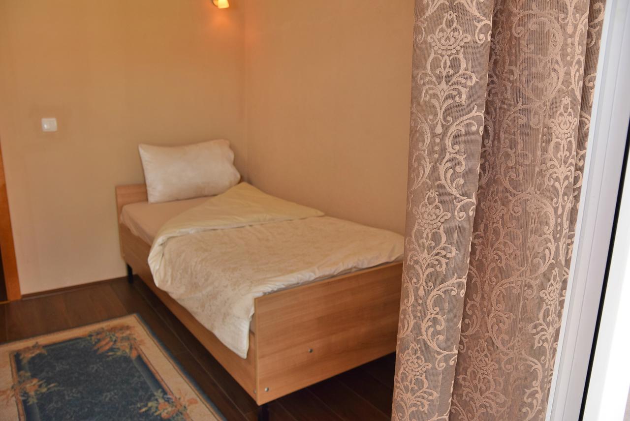 Guest House Via Bitola Bagian luar foto